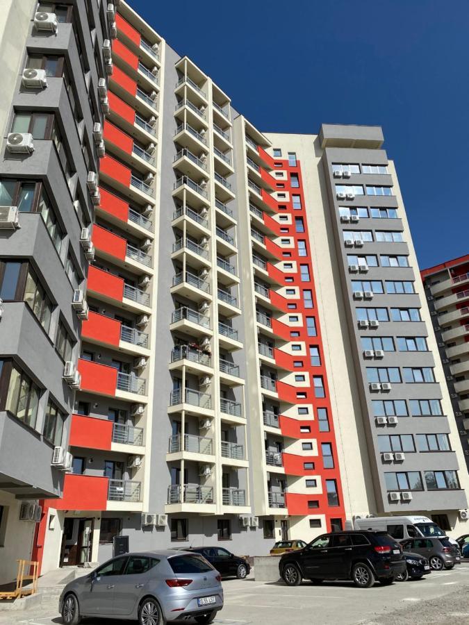 יאשי Renting Solutions Iulius Mall מראה חיצוני תמונה