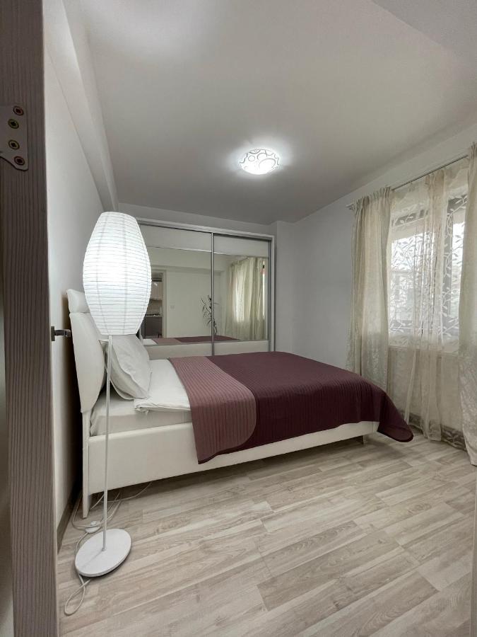 יאשי Renting Solutions Iulius Mall מראה חיצוני תמונה