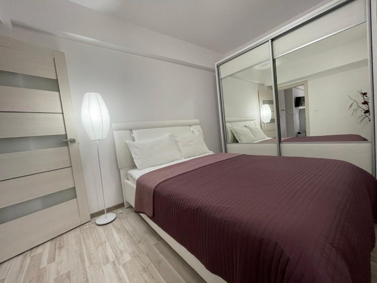 יאשי Renting Solutions Iulius Mall מראה חיצוני תמונה