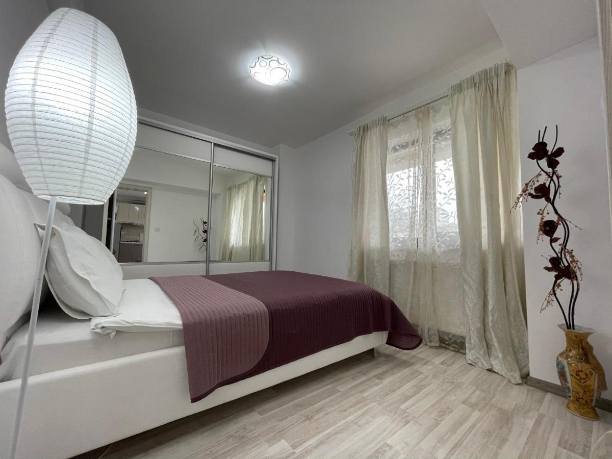 יאשי Renting Solutions Iulius Mall מראה חיצוני תמונה
