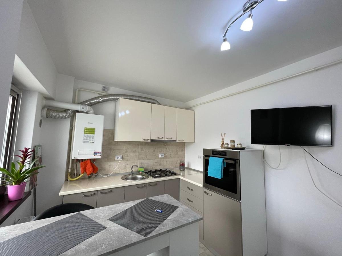 יאשי Renting Solutions Iulius Mall מראה חיצוני תמונה