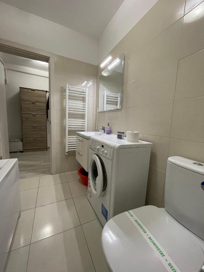 יאשי Renting Solutions Iulius Mall מראה חיצוני תמונה
